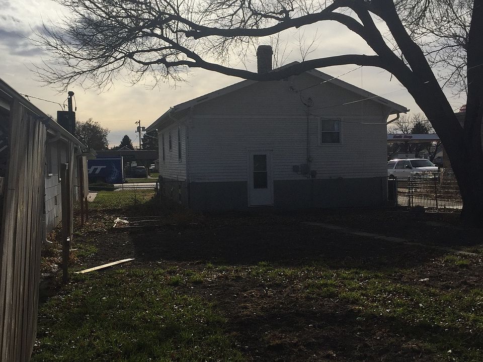 1st image of 711 E 4th St