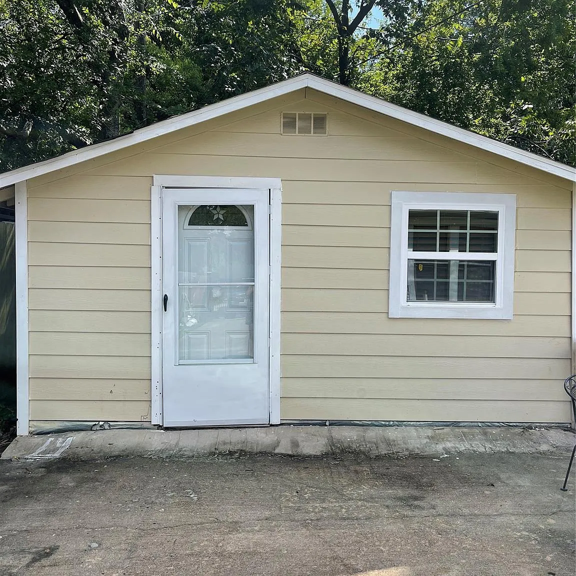 1 bed, 1.0 bath, 1116 sqft, $850 — Photo 1