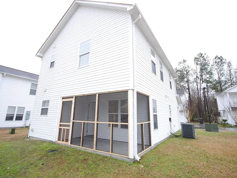 3225 Belmont Cir — Photo 24