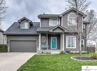 16102 Edna St, Omaha, NE 68136