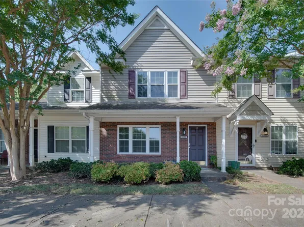 10122 Ballyclare Ct, Charlotte, NC 28213