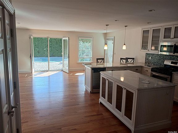 3rd image of 235 Captain Kidd Dr #1