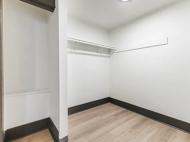 Kensington Apartments — Photo 10