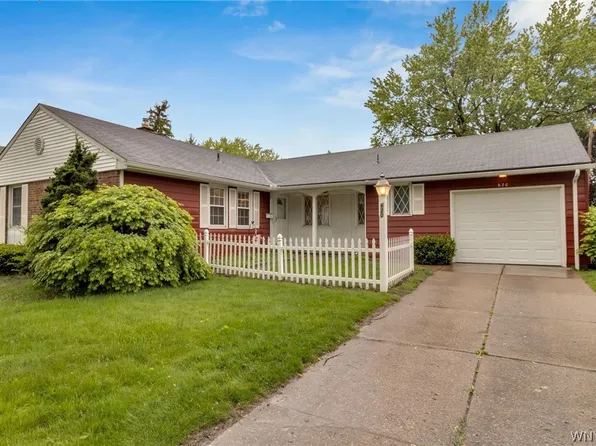 620 Meadowbrook Dr, North Tonawanda, NY 14120
