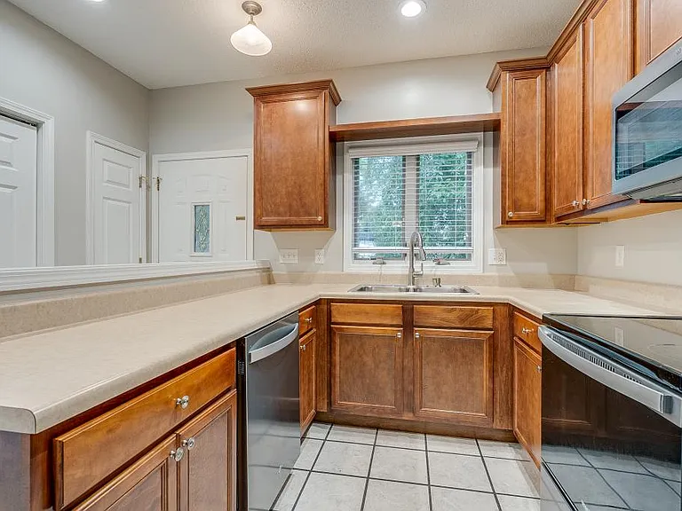 176 S Austin Springs Rd — Photo 9