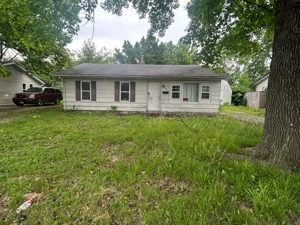 26 Leonard Dr, Cahokia, IL 62206