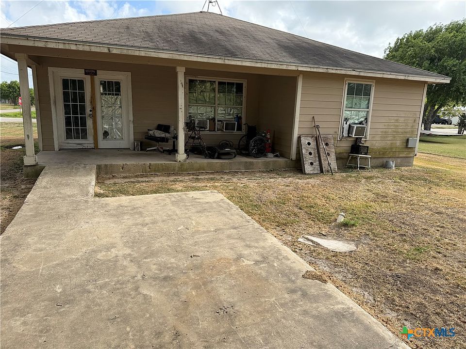 1st image of 602 W Dallas Ave