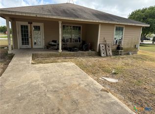 602 W Dallas Ave, Seadrift, TX 77983