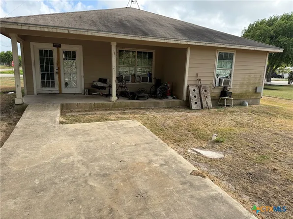 602 W Dallas Ave, Seadrift, TX 77983