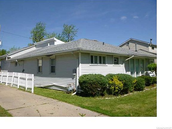 2nd image of 20 Conant Dr
