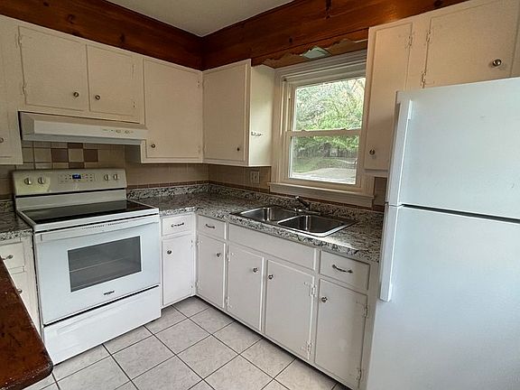 3rd image of 1-30 Kenalcon Dr #1