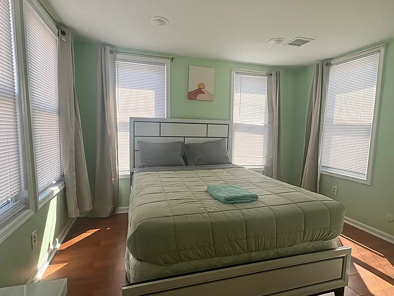 261 Maple St #2 — Photo 6