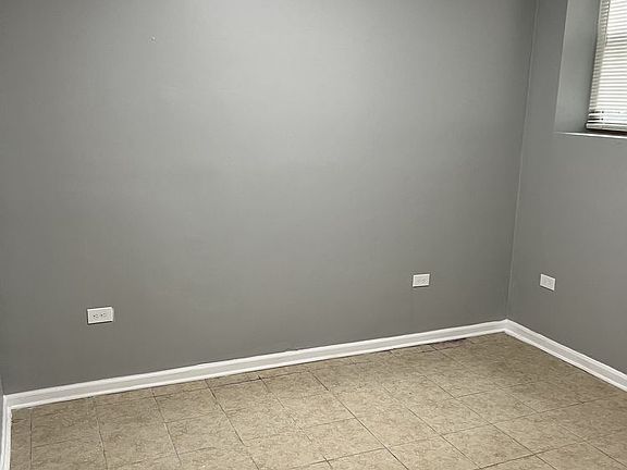 3rd image of 6148 S King Dr #G