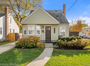 2221 Columbia Rd, Berkley, MI 48072