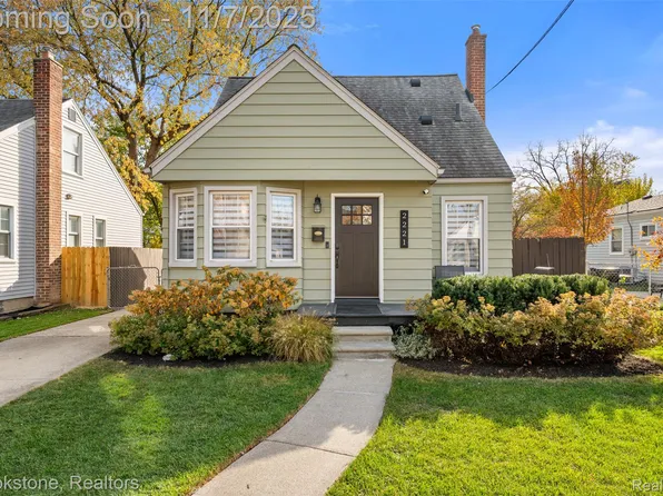 2221 Columbia Rd, Berkley, MI 48072