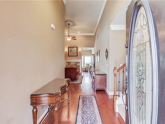 3rd image of 669 Retreat Dr