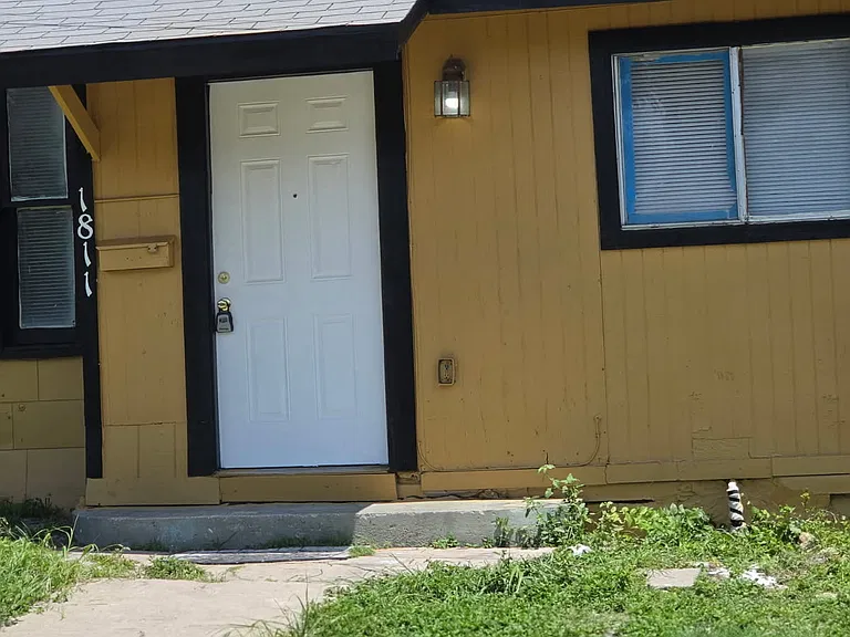 1811 Dawson St — Photo 7