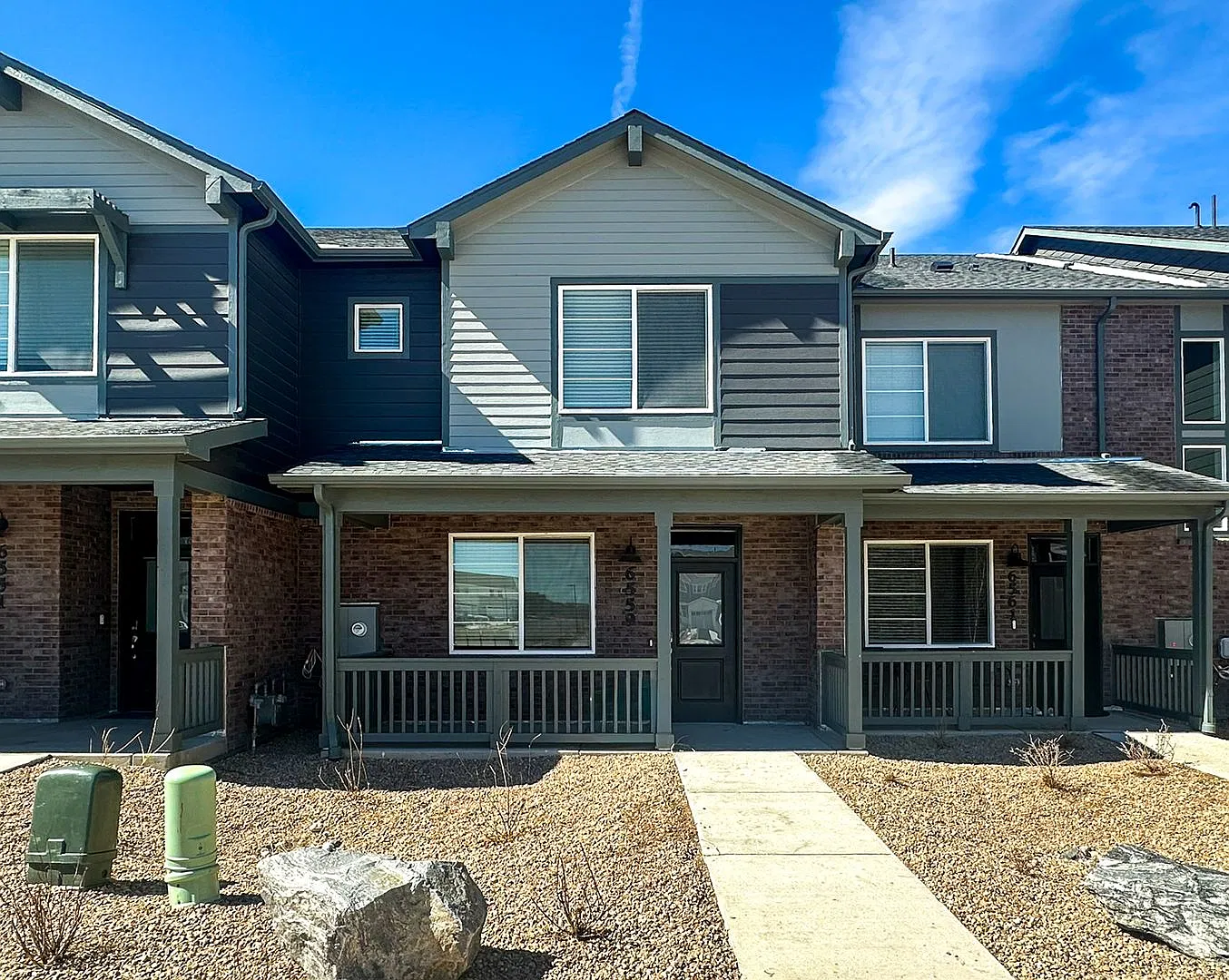 High Point - 3bd 2.5ba 1,706 Sq.Ft. Townhouse For Rent! — Photo 3