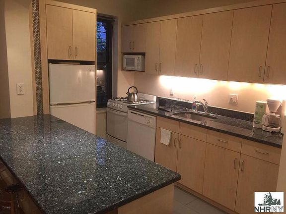 5th image of 205 W 15th St APT 1S