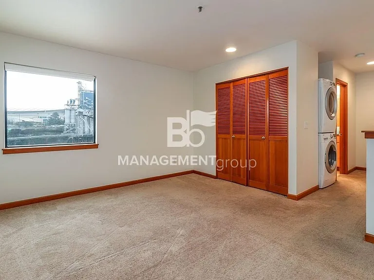 720 NW Naito Pkwy #D23 — Photo 15