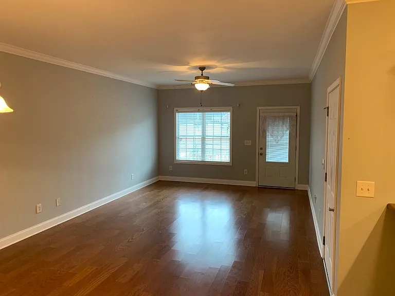 409 Blackwood Ter SE — Photo 3