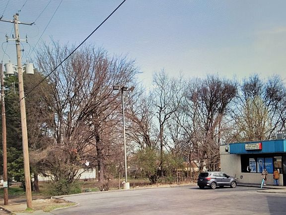 3rd image of 1442 N Hollywood St #43
