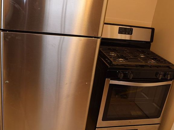 4th image of 8 Edwards St #3249036