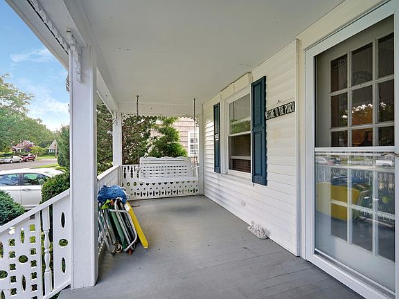 3rd image of 717 Boston Blvd
