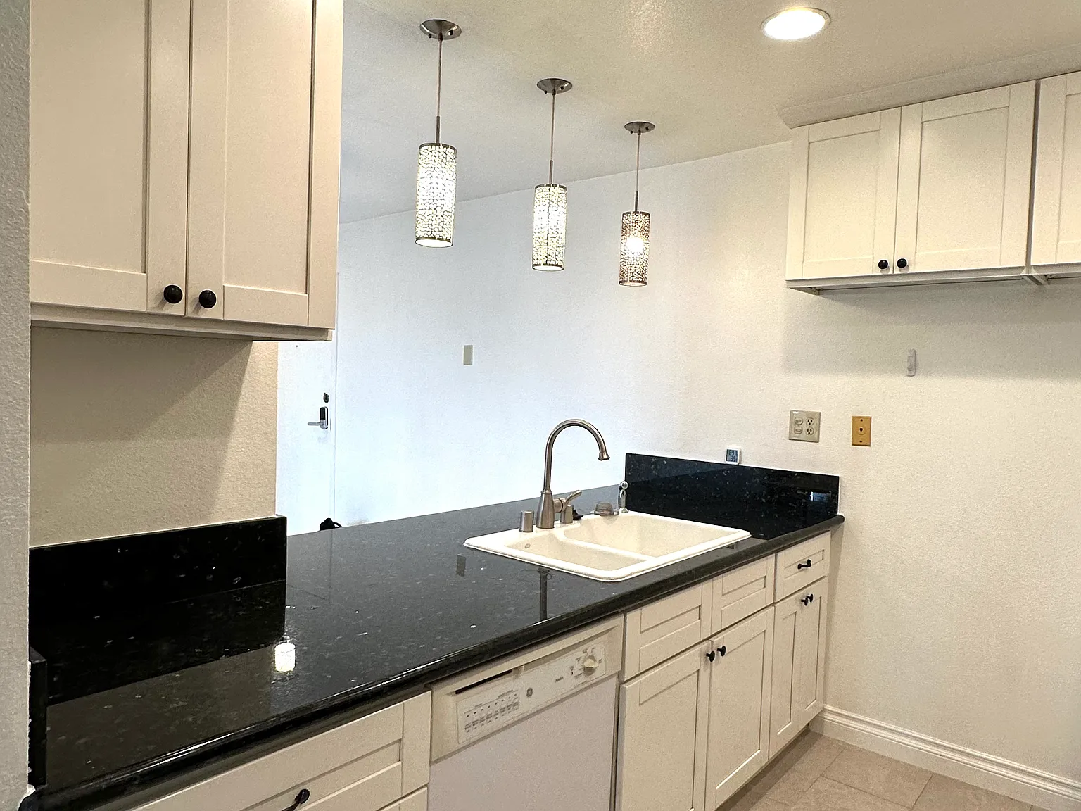 8324 Regents Rd — Photo 2