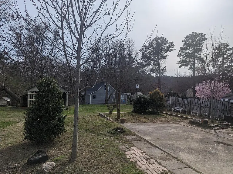 327 Lynch St — Photo 10
