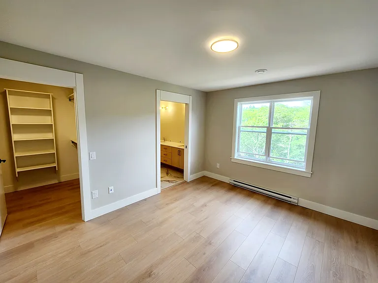 81 Honeygold Dr — Photo 9