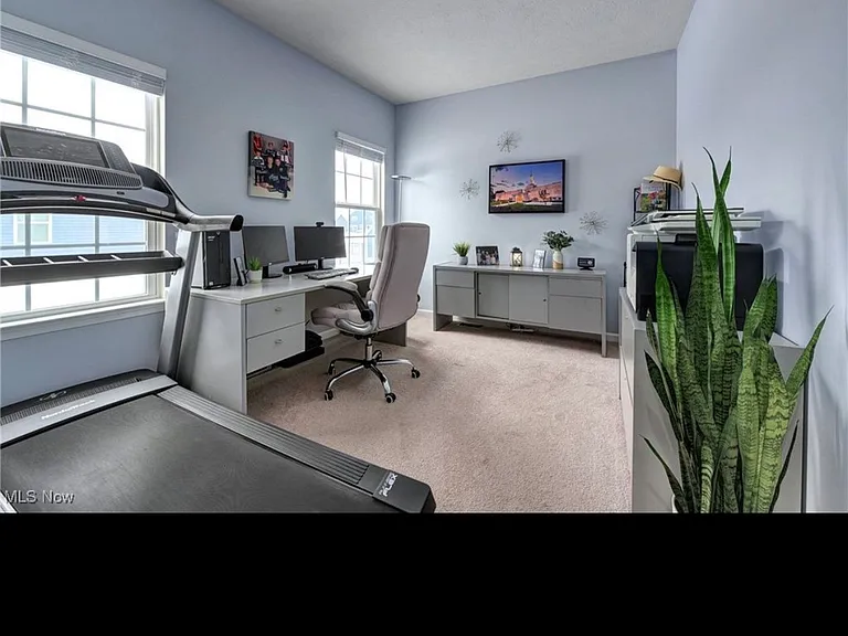 9206 Winfield Ln — Photo 11