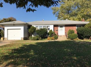 388 Plainview Rd, Hicksville, NY 11801