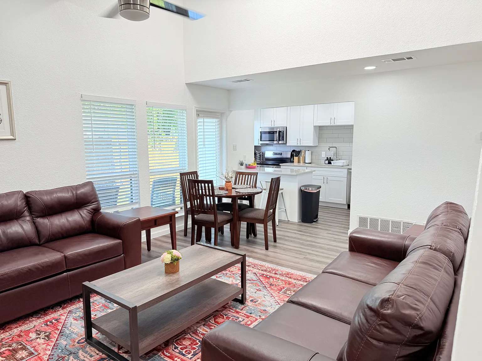 3 bed, 1500 sqft, $4,200 — Photo 3