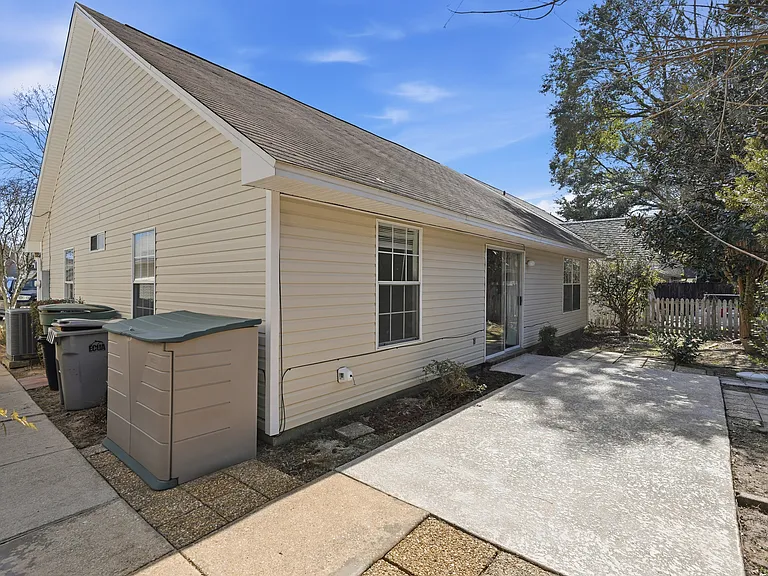 147 Mirabelle Cir — Photo 23