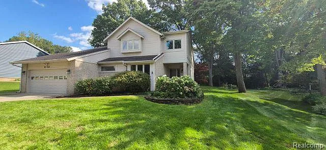 3 bed, 2.5 bath, 2790 sqft, $2,800 — Photo 2