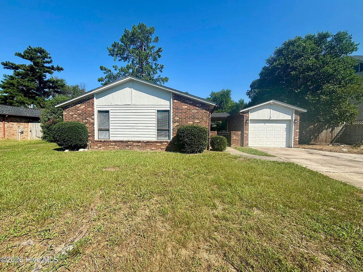 3 bed, 2.0 bath, 1392 sqft, $1,575 — Photo 1
