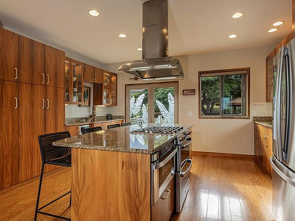 3rd image of 1350 Naalae Rd