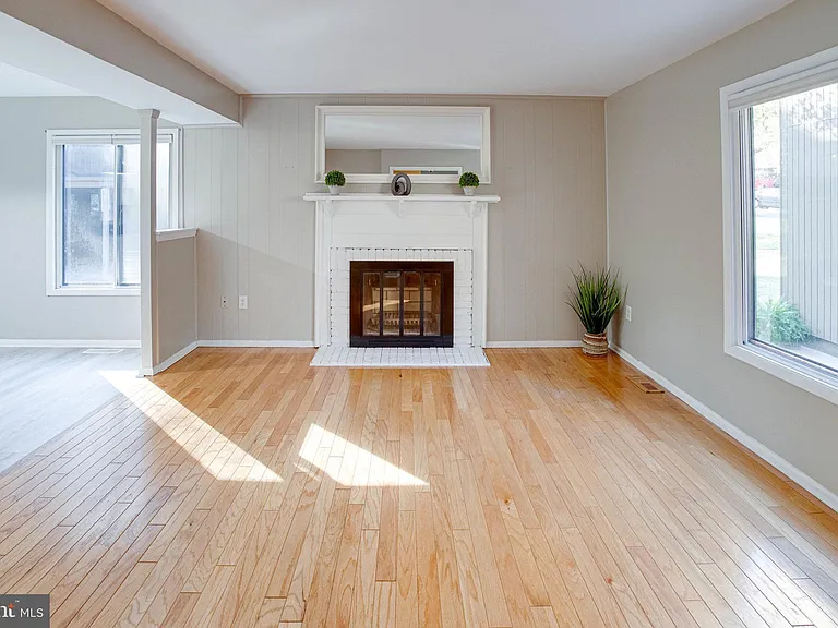 12303 Mulberry Ct — Photo 7