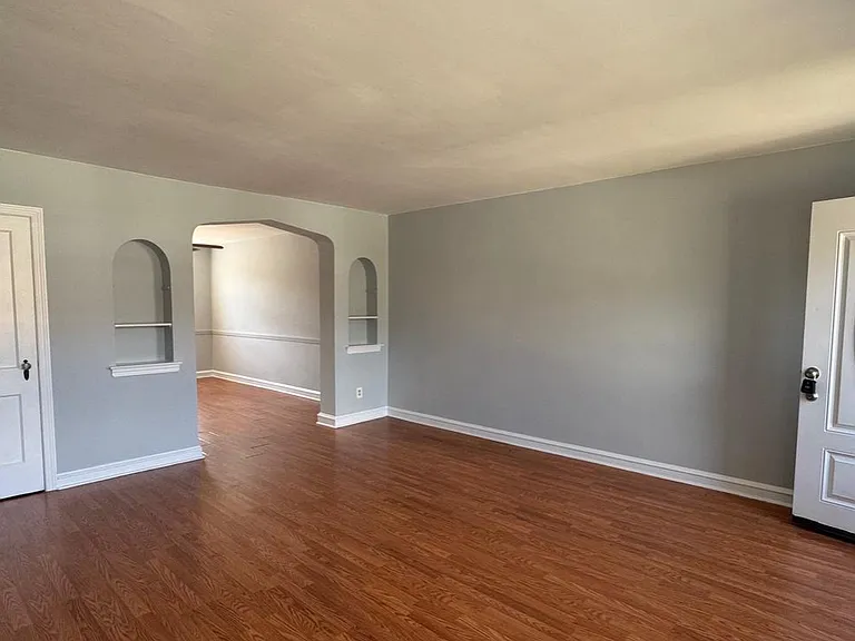 3430 N Water St — Photo 7