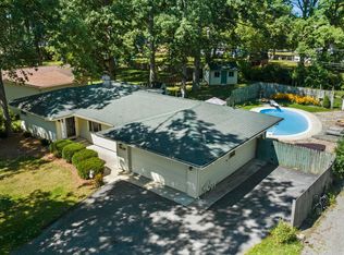 7525 Granada Dr, Fort Wayne, IN