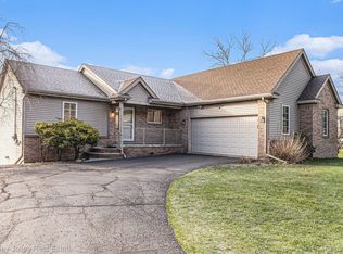 1160 Spencer Rd, Brighton, MI 48116