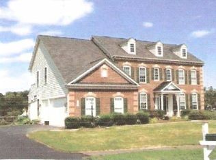 7553 Coopers Hawk Dr, Warrenton, VA 20187