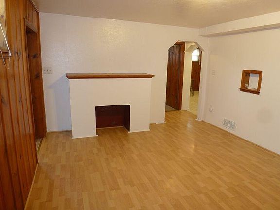 4th image of 929 1/2 Avenue C