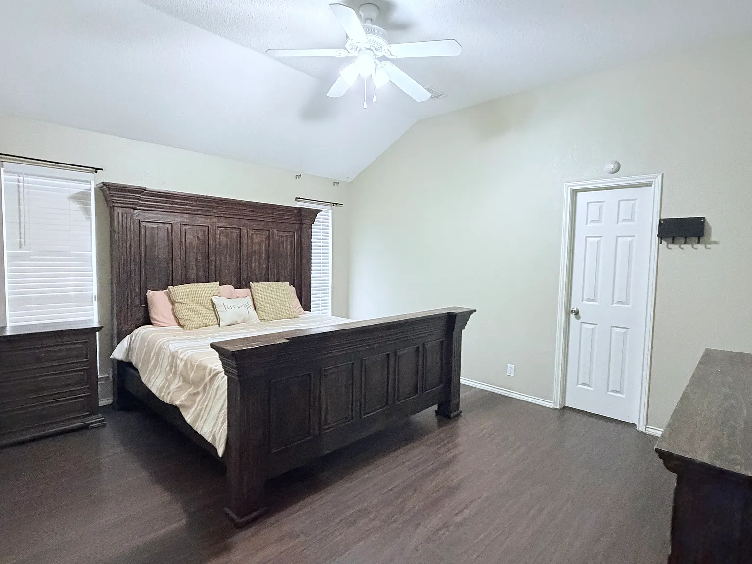 8716 Cornell Ave — Photo 2