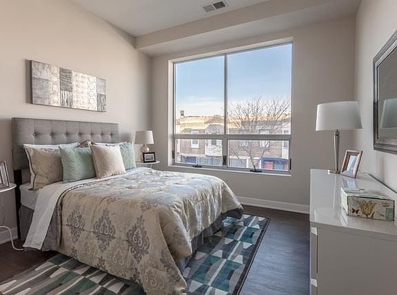 5th image of 1942 N Campbell Ave #323