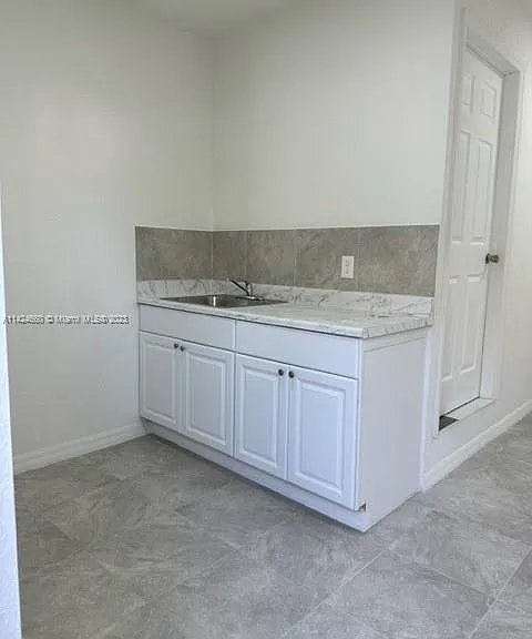 9860 SW 161st Ave — Photo 4