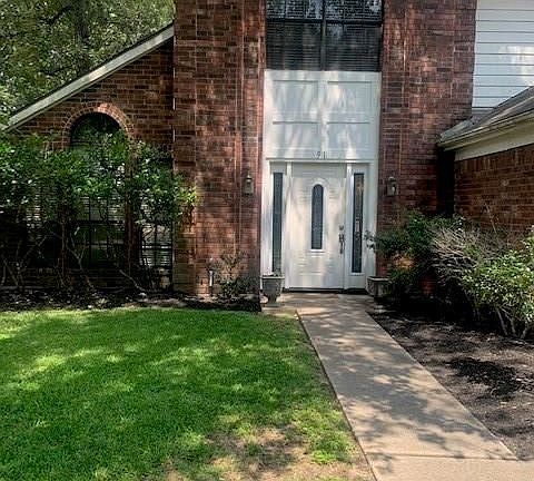 3rd image of 91 W Stony Bridge Cir