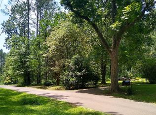 65 Anderson St, West, MS 39192