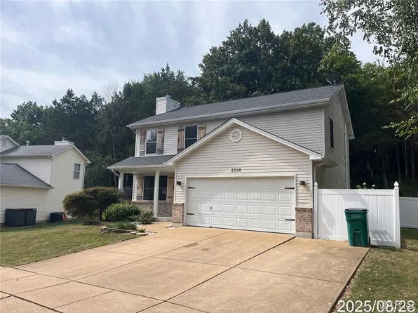 2320 Castlegate Dr, Imperial, MO 63052